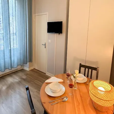 Joli Quartier Saint-serge 公寓